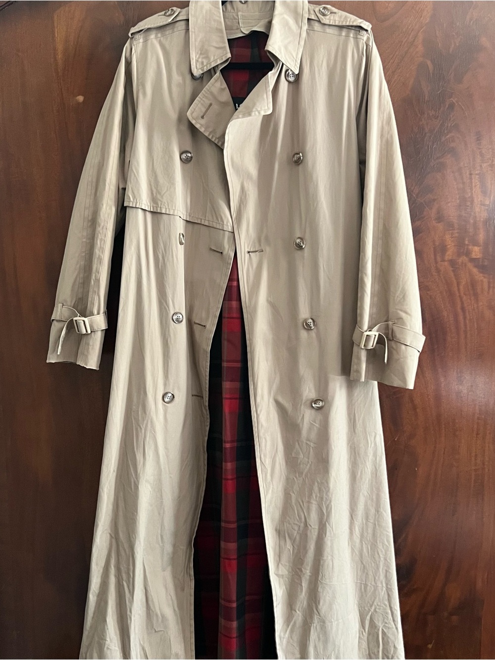 100% cotton vintage London Fog trench coat with belt